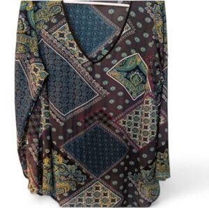 💲⬇️Chelsea & Theodore Teal and Burgundy Patterned Hankerchief Length Top